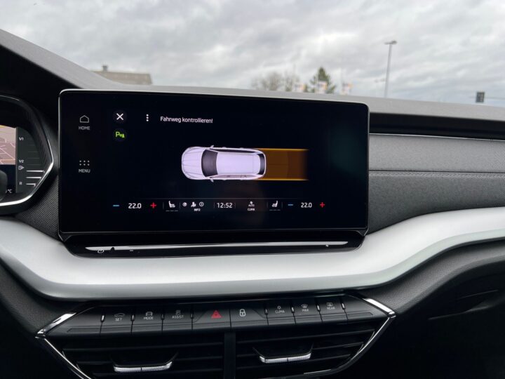 Abbildung Fahrzeugdetailansicht Skoda Octavia - Nr. 27