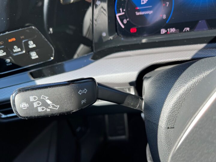 Abbildung Fahrzeugdetailansicht Volkswagen Golf - Nr. 40