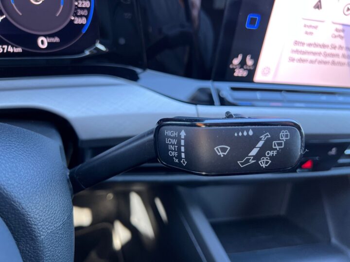 Abbildung Fahrzeugdetailansicht Volkswagen Golf Variant - Nr. 40