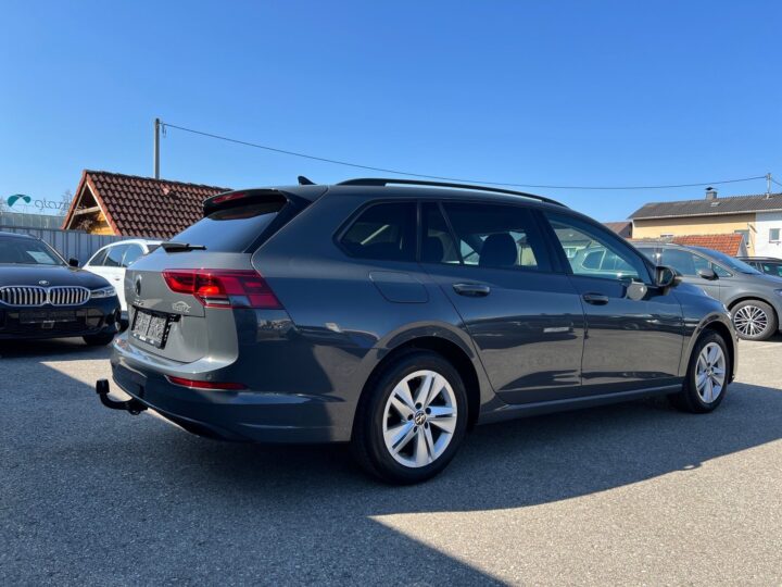 Abbildung Fahrzeugdetailansicht Volkswagen Golf Variant - Nr. 2