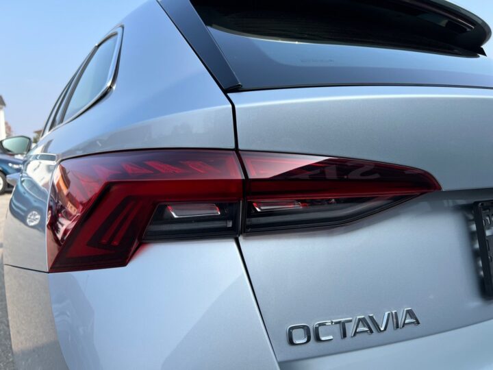 Abbildung Fahrzeugdetailansicht Skoda Octavia - Nr. 39