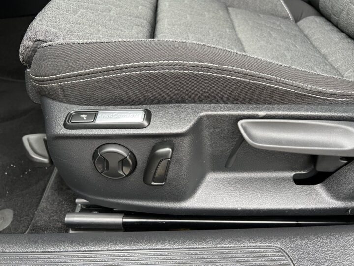 Abbildung Fahrzeugdetailansicht Volkswagen Passat Variant - Nr. 30