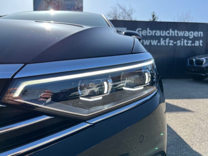 Abbildung Fahrzeugdetailansicht Volkswagen Passat Variant - Nr. 36