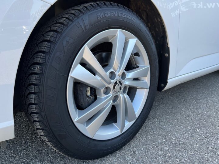 Abbildung Fahrzeugdetailansicht Skoda Fabia - Nr. 34