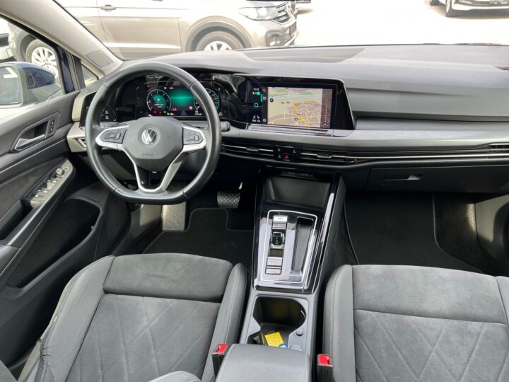 Abbildung Fahrzeugdetailansicht Volkswagen Golf Variant - Nr. 11