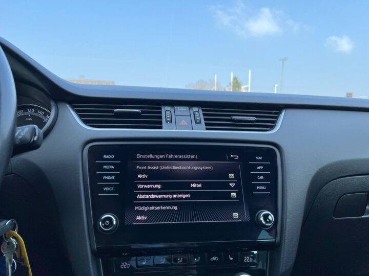 Abbildung Fahrzeugdetailansicht Skoda Octavia - Nr. 24