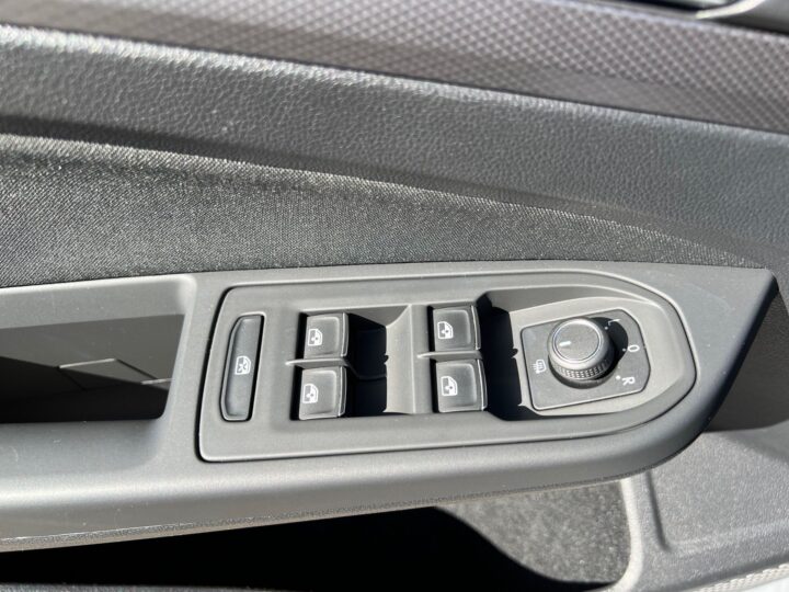 Abbildung Fahrzeugdetailansicht Volkswagen Golf - Nr. 31