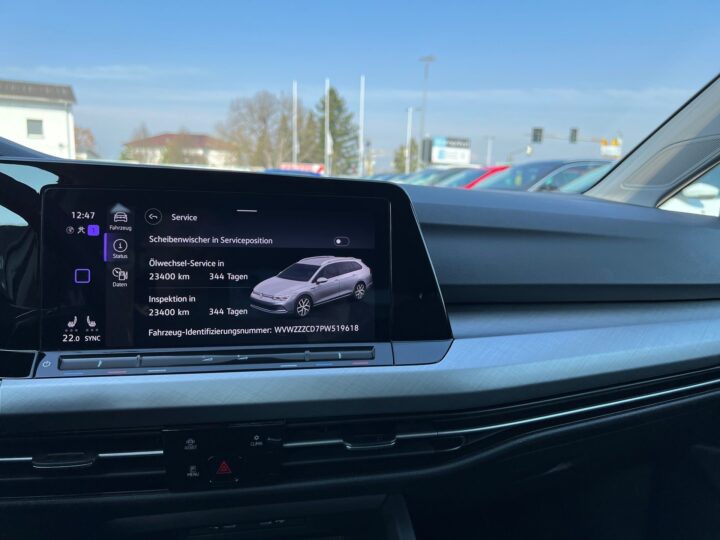 Abbildung Fahrzeugdetailansicht Volkswagen Golf Variant - Nr. 26