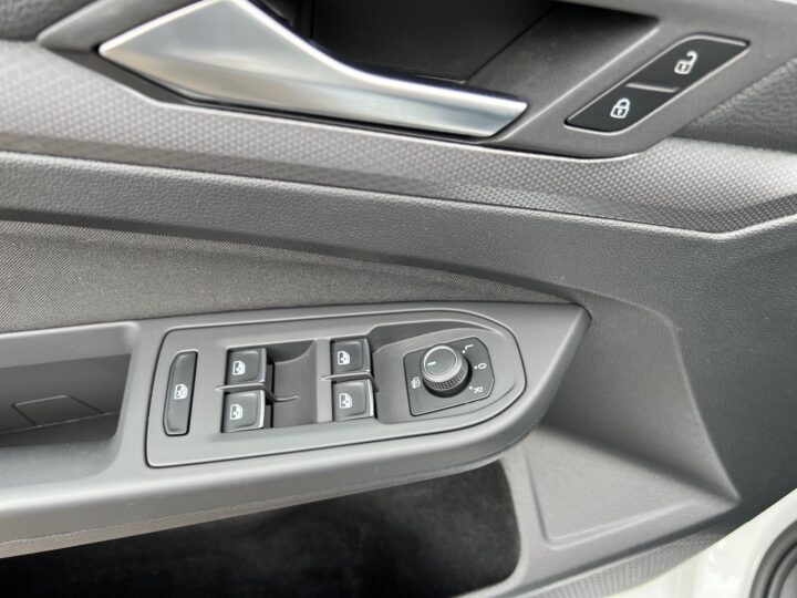 Abbildung Fahrzeugdetailansicht Volkswagen Golf - Nr. 30