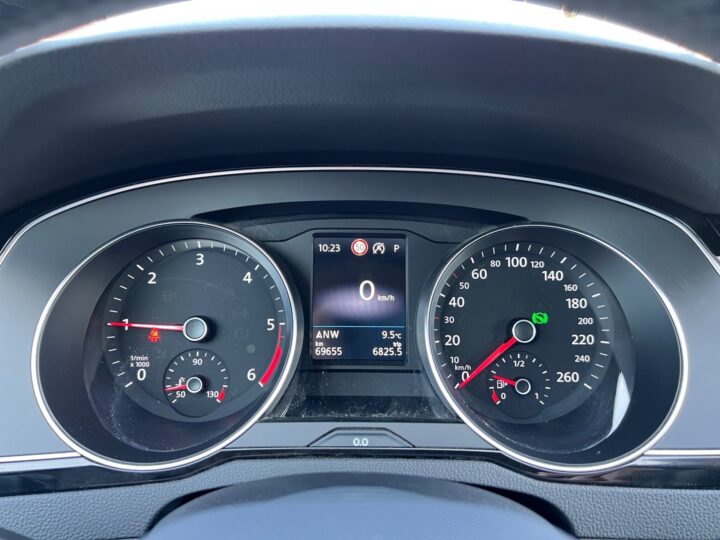 Abbildung Fahrzeugdetailansicht Volkswagen Passat Variant - Nr. 16