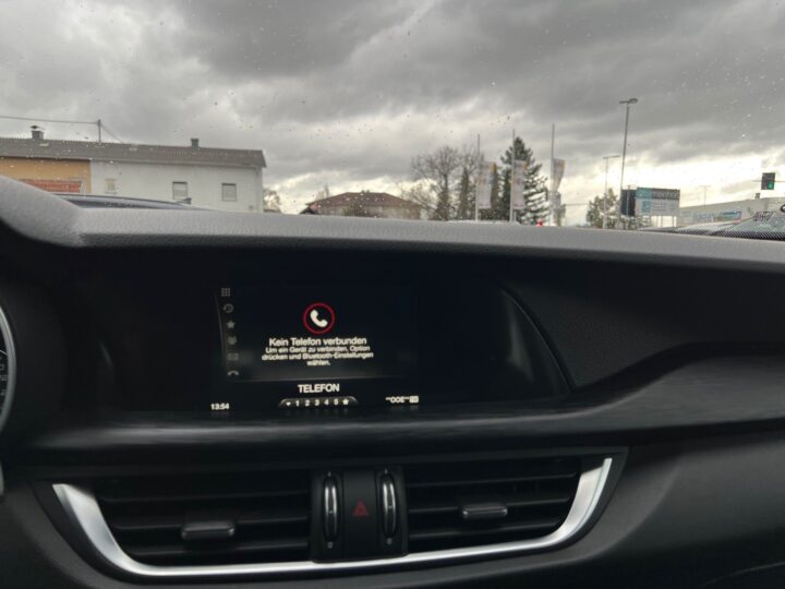 Abbildung Fahrzeugdetailansicht Alfa Romeo Stelvio - Nr. 21