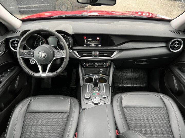 Abbildung Fahrzeugdetailansicht Alfa Romeo Stelvio - Nr. 9