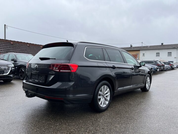 Abbildung Fahrzeugdetailansicht Volkswagen Passat Variant - Nr. 2