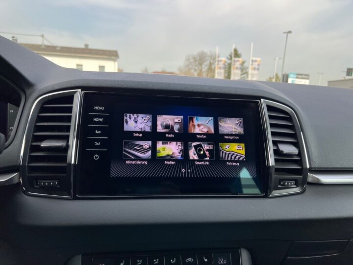 Abbildung Fahrzeugdetailansicht Skoda Karoq - Nr. 18