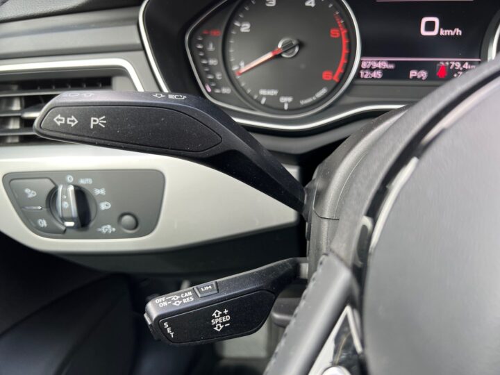 Abbildung Fahrzeugdetailansicht Audi A4 - Nr. 38