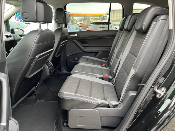 Abbildung Fahrzeugdetailansicht Volkswagen Touran - Nr. 13