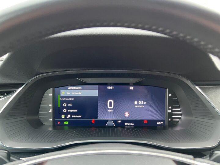 Abbildung Fahrzeugdetailansicht Skoda Octavia - Nr. 16