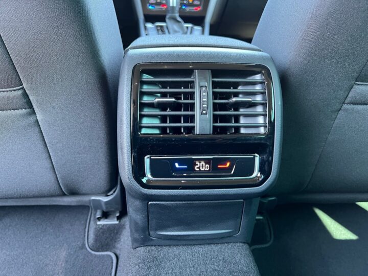Abbildung Fahrzeugdetailansicht Volkswagen Passat Variant - Nr. 33