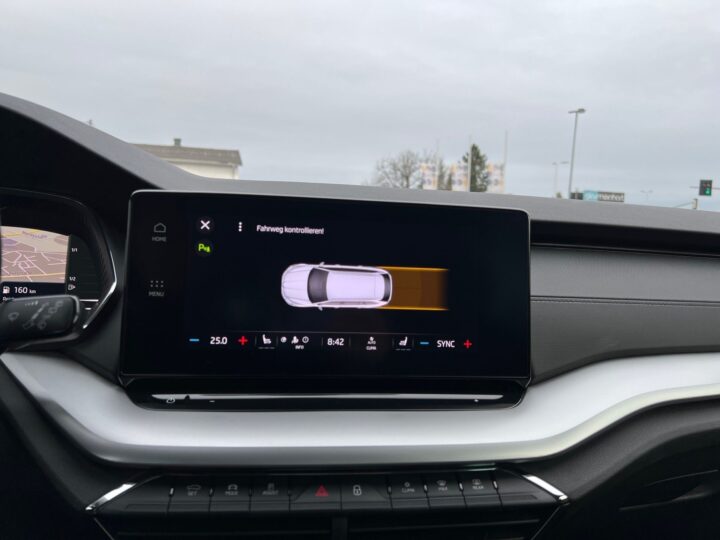 Abbildung Fahrzeugdetailansicht Skoda Octavia - Nr. 27