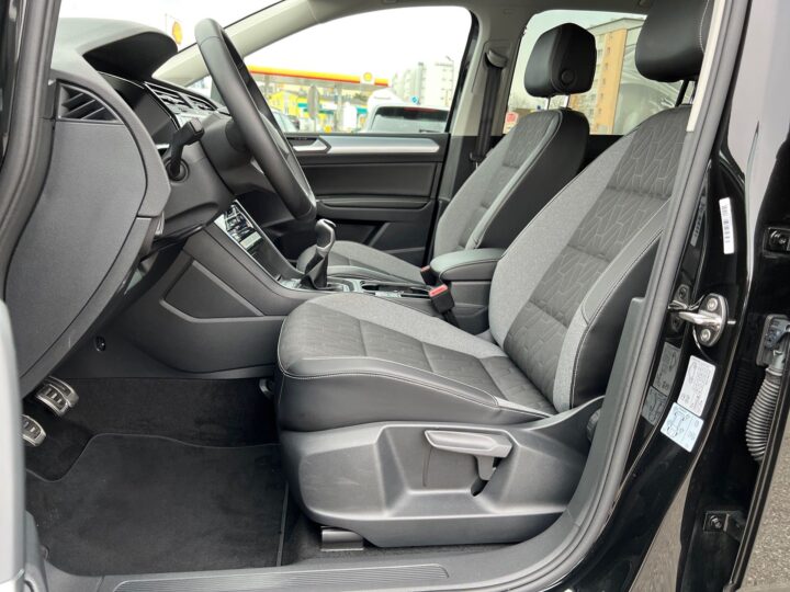 Abbildung Fahrzeugdetailansicht Volkswagen Touran - Nr. 12