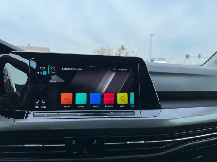 Abbildung Fahrzeugdetailansicht Volkswagen Golf Variant - Nr. 21