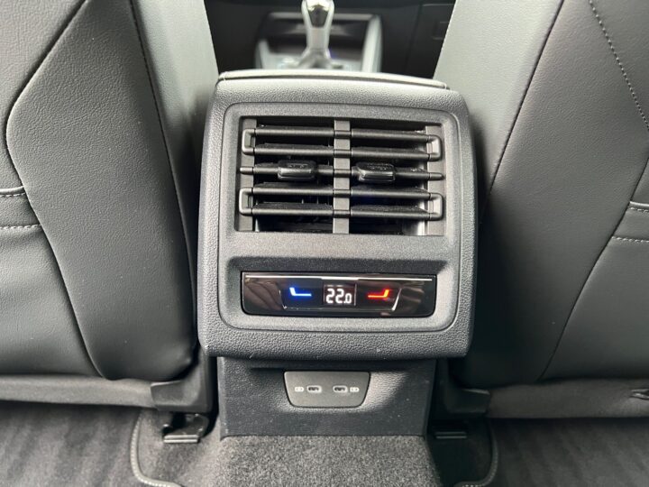 Abbildung Fahrzeugdetailansicht Volkswagen Golf - Nr. 32