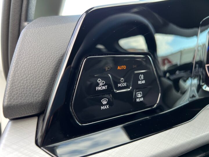 Abbildung Fahrzeugdetailansicht Volkswagen Golf Variant - Nr. 40