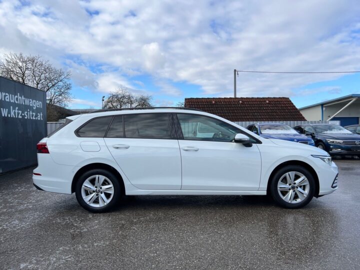 Abbildung Fahrzeugdetailansicht Volkswagen Golf Variant - Nr. 1