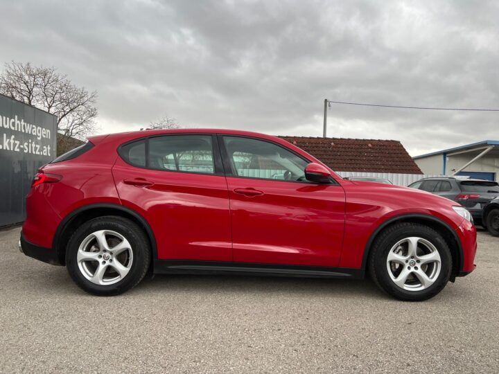 Abbildung Fahrzeugdetailansicht Alfa Romeo Stelvio - Nr. 1