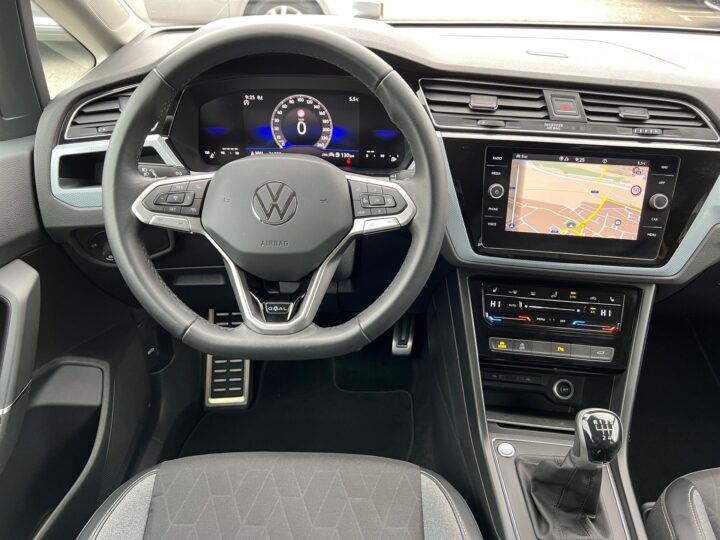 Abbildung Fahrzeugdetailansicht Volkswagen Touran - Nr. 10