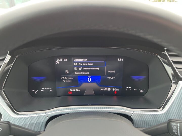 Abbildung Fahrzeugdetailansicht Volkswagen Touran - Nr. 18