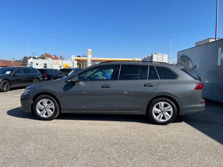 Abbildung Fahrzeugdetailansicht Volkswagen Golf Variant - Nr. 5