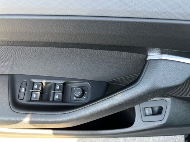 Abbildung Fahrzeugdetailansicht Volkswagen Passat Variant - Nr. 32