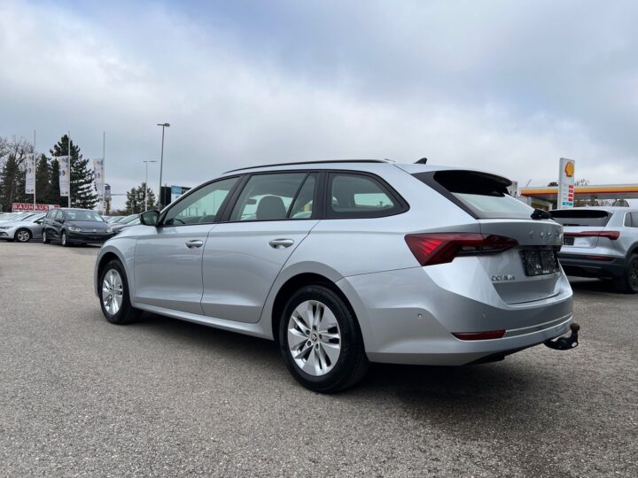 Abbildung Fahrzeugdetailansicht Skoda Octavia - Nr. 4