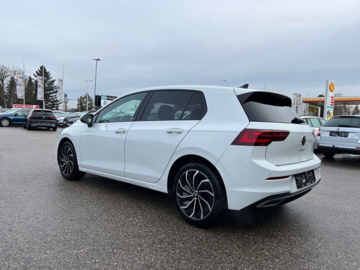 Abbildung Fahrzeugdetailansicht Volkswagen Golf - Nr. 4