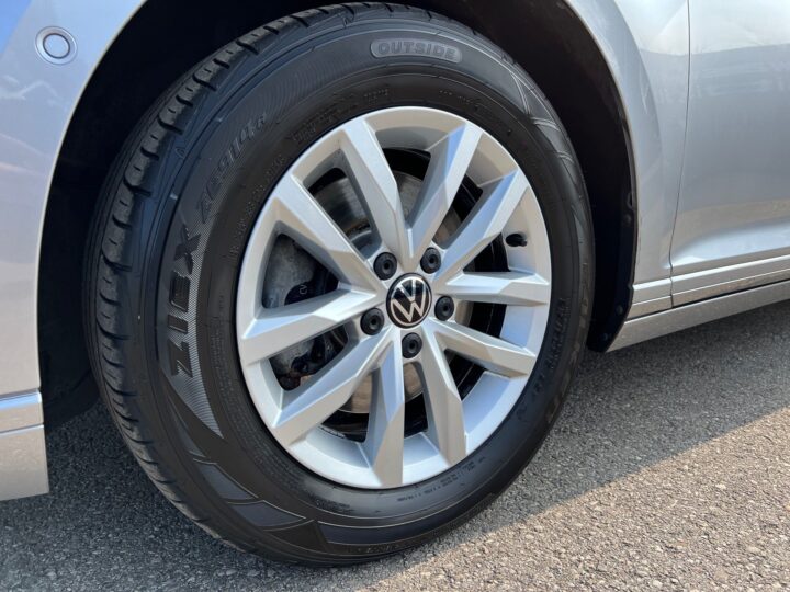 Abbildung Fahrzeugdetailansicht Volkswagen Passat Variant - Nr. 37