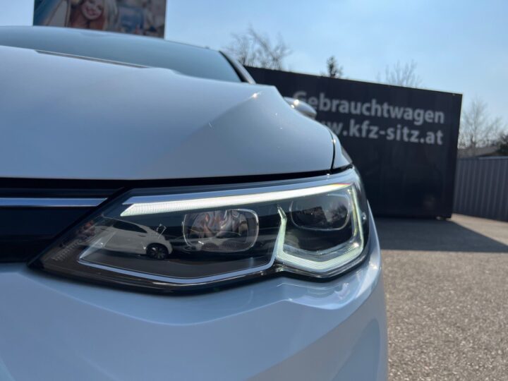 Abbildung Fahrzeugdetailansicht Volkswagen Golf Variant - Nr. 34