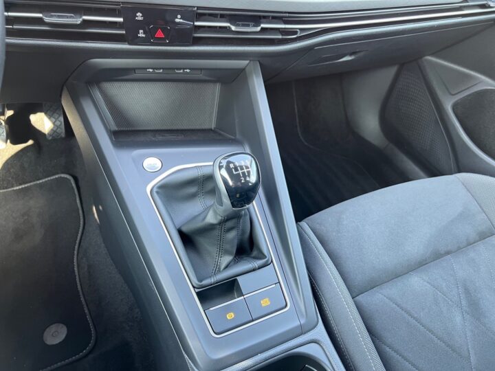 Abbildung Fahrzeugdetailansicht Volkswagen Golf Variant - Nr. 28