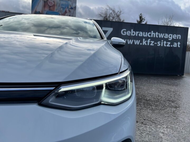 Abbildung Fahrzeugdetailansicht Volkswagen Golf Variant - Nr. 33