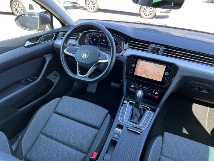 Abbildung Fahrzeugdetailansicht Volkswagen Passat Variant - Nr. 12