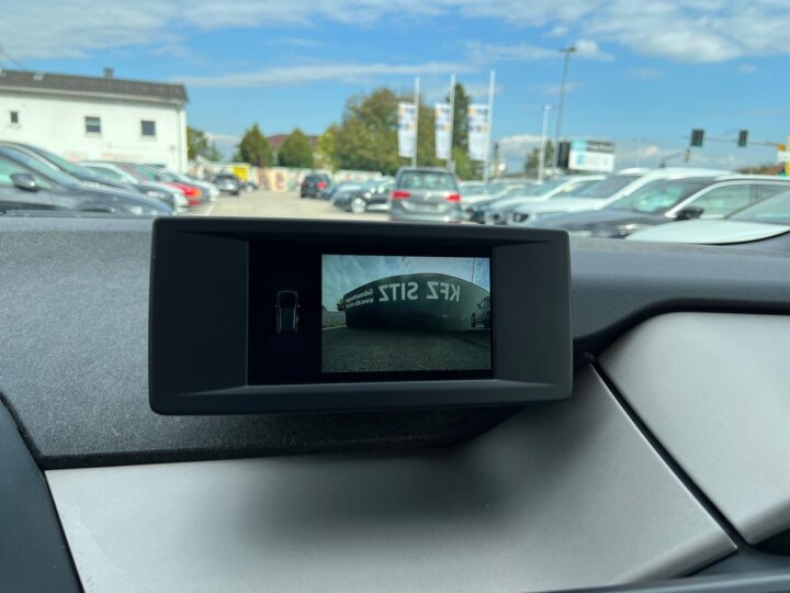 Abbildung Fahrzeugdetailansicht BMW i3 - Nr. 24