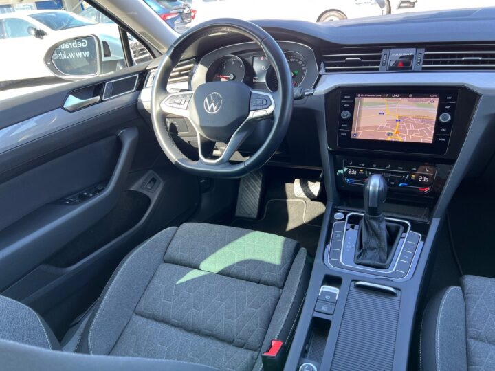 Abbildung Fahrzeugdetailansicht Volkswagen Passat Variant - Nr. 11