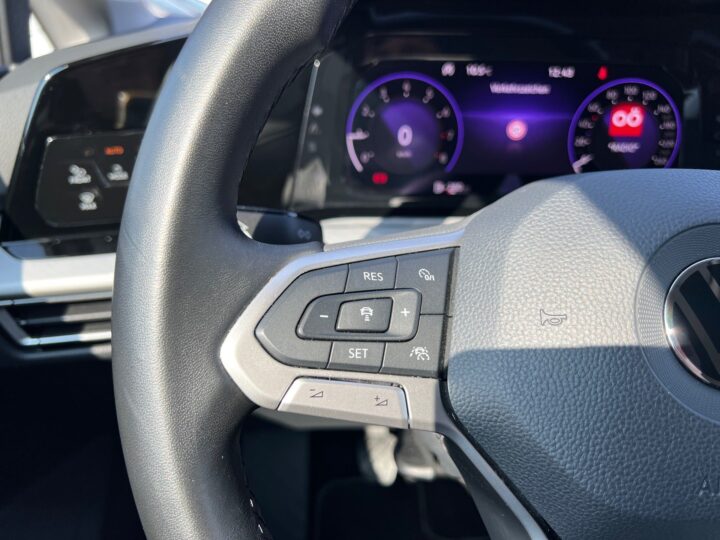 Abbildung Fahrzeugdetailansicht Volkswagen Golf Variant - Nr. 38