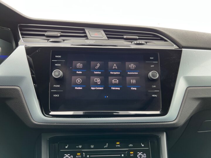 Abbildung Fahrzeugdetailansicht Volkswagen Touran - Nr. 19