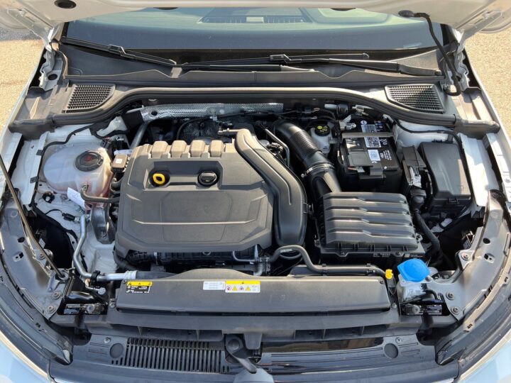 Abbildung Fahrzeugdetailansicht Volkswagen Golf Variant - Nr. 33