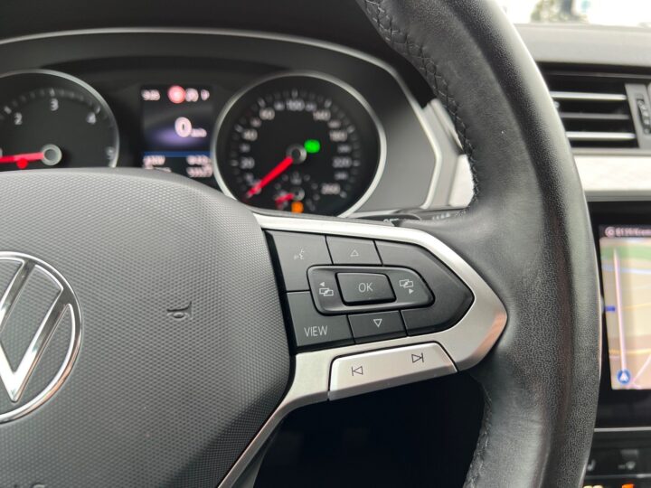 Abbildung Fahrzeugdetailansicht Volkswagen Passat Variant - Nr. 38