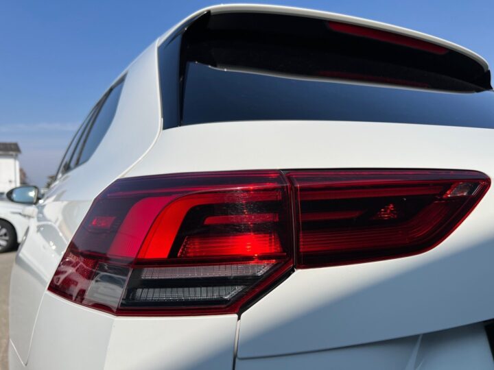 Abbildung Fahrzeugdetailansicht Volkswagen Golf Variant - Nr. 36