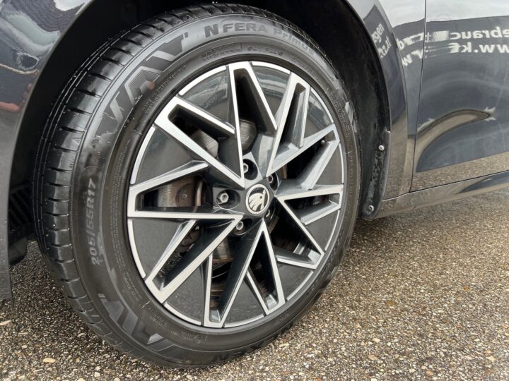 Abbildung Fahrzeugdetailansicht Skoda Octavia - Nr. 36