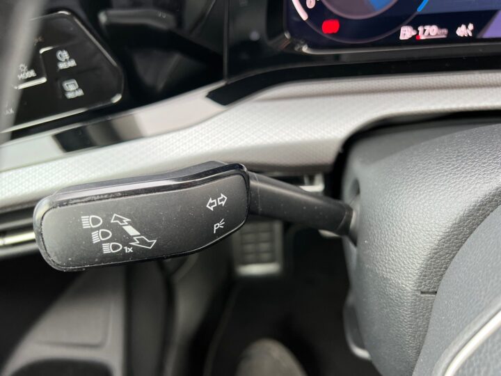 Abbildung Fahrzeugdetailansicht Volkswagen Golf - Nr. 40