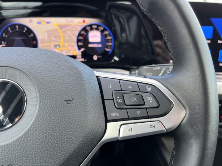 Abbildung Fahrzeugdetailansicht Volkswagen Golf Variant - Nr. 36